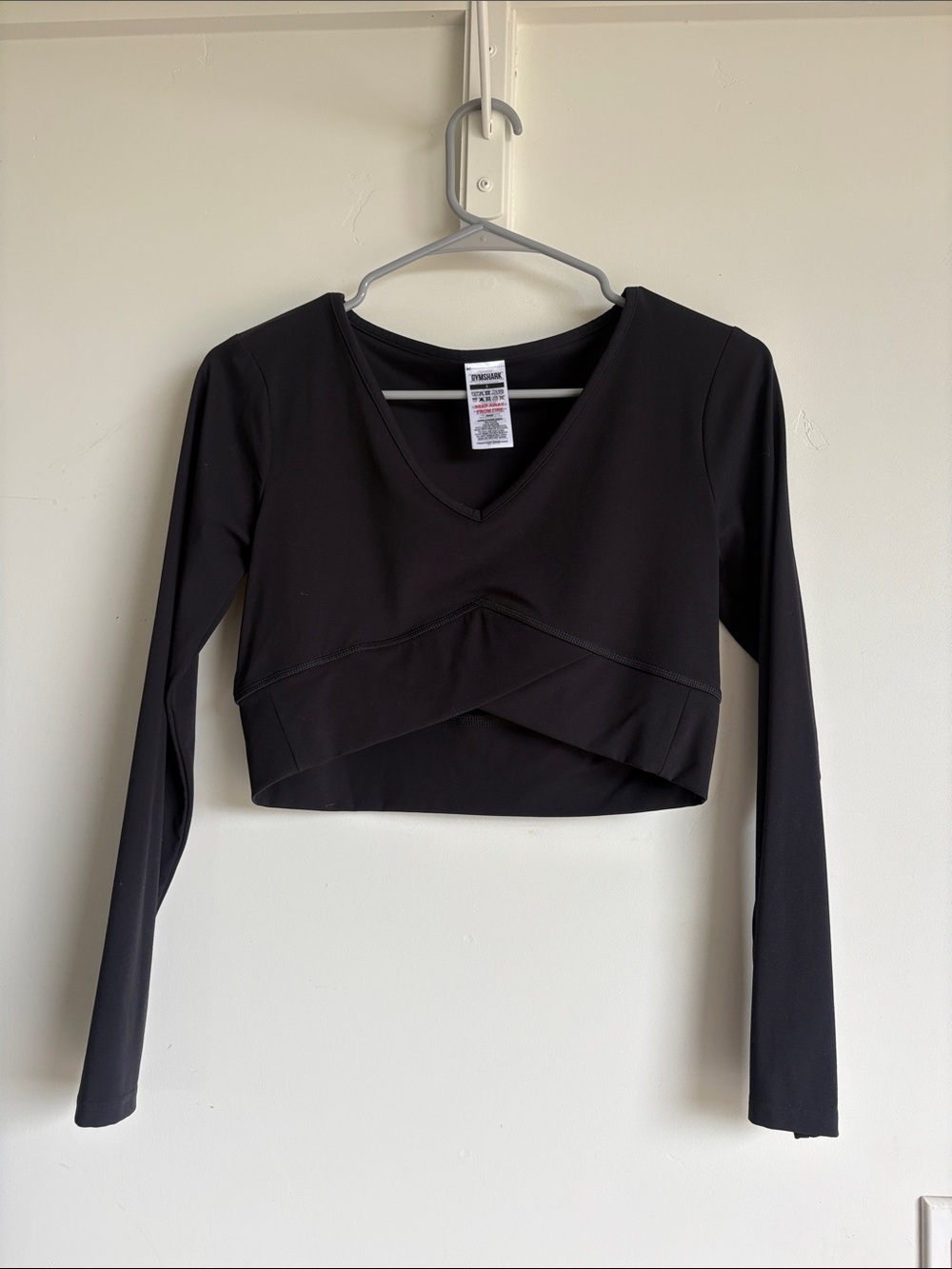 Gymshark Black Long-Sleeve Cropped V-Neck Top